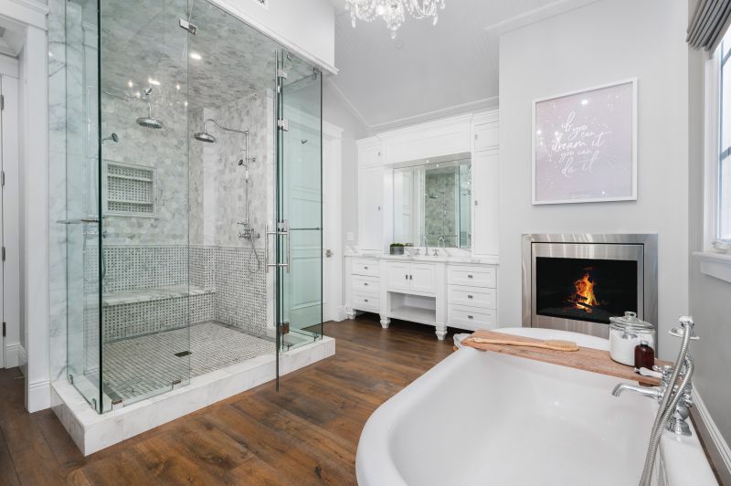 Luxurious Tub and Shower Combo
